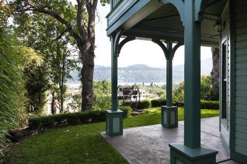 Roe-parker-river View-2br/1ba