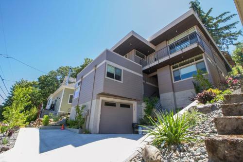 Casa Del Stoke-rvr Vw-ac-3br/3b