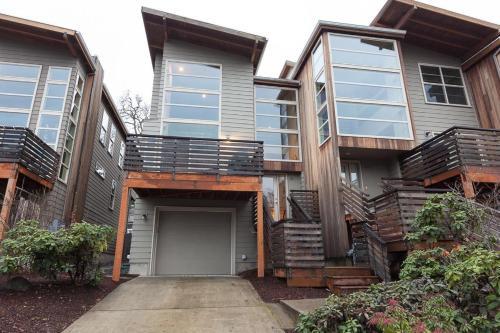 Alexanders-rvr/mt Vw-ac-3br/3b