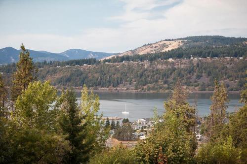 Panorama-rvr/mtn Vw-4br/3ba