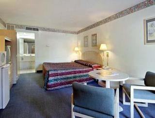 Hotel Ramada Limited And Suites