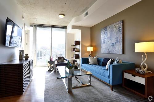 Aparthotel Luxury Rentals Toyota Center