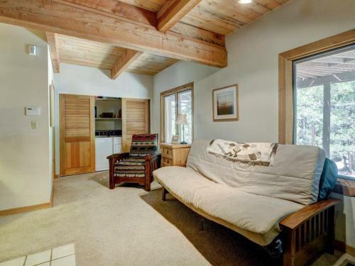 Tahquitz Rock Lodge