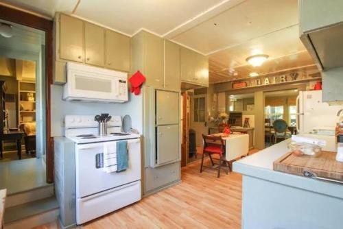 Idyllwild Dairy Manor