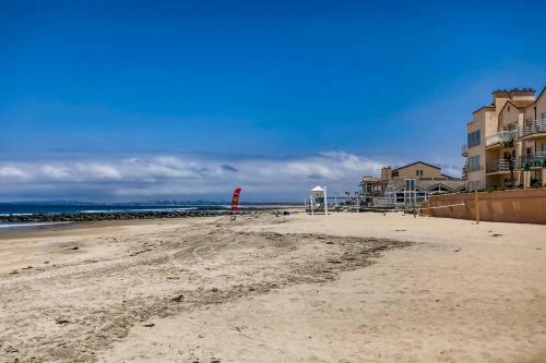 Imperial Beach Club 207