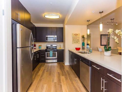 Park Plaza Apartment #876088 Apts