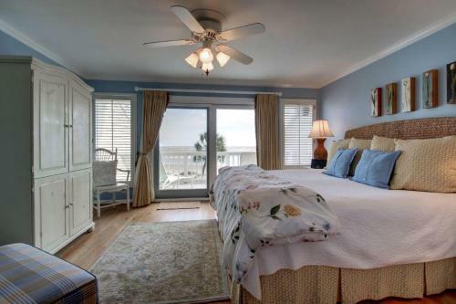 35 Beach Club Villa