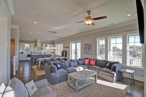 2301 Palm Boulevard Home