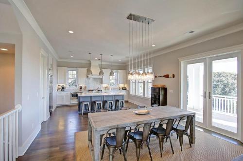 2301 Palm Boulevard Home