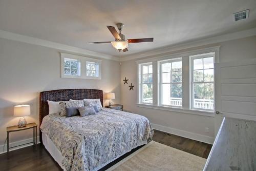 2301 Palm Boulevard Home