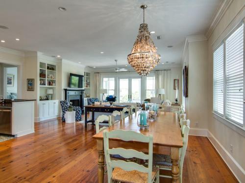 Charleston Boulevard 118