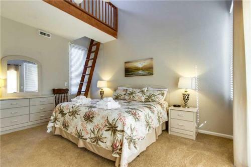 Carolina Boulevard 128