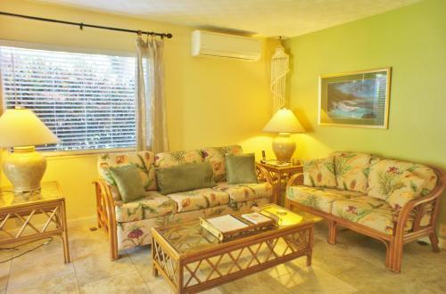 Villa Surf And Racquet 52