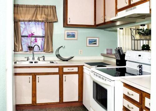 Kailua Bay Resort Unit 1306