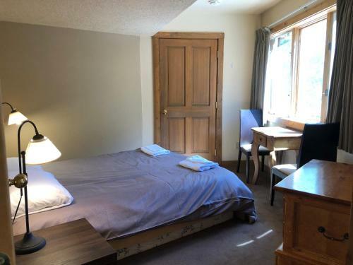 Hot Water Inn & Hostel