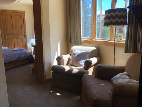Hot Water Inn & Hostel