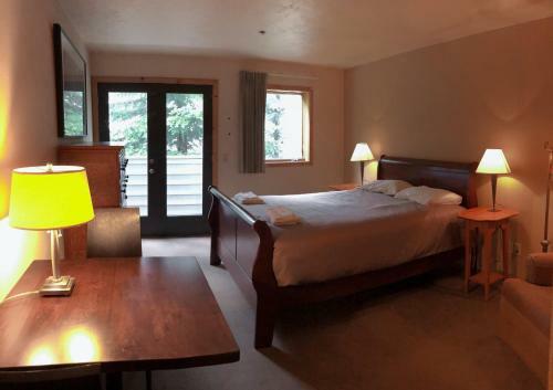 Hot Water Inn & Hostel
