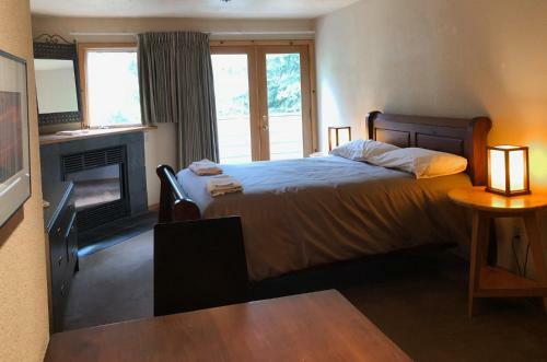 Hot Water Inn & Hostel