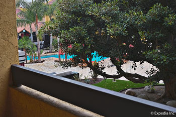 Atrium Hotel