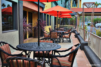 Atrium Hotel