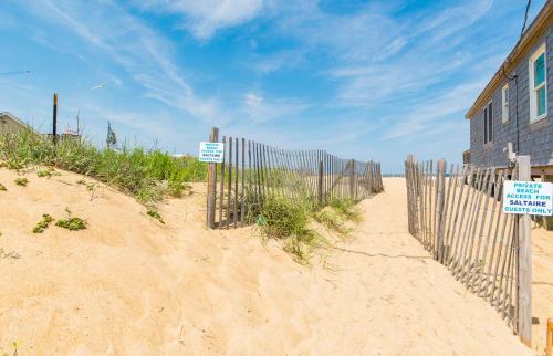 Beach Realty Saltaire #12