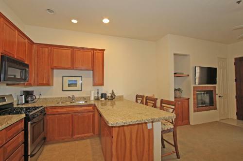 1 Bedroom Condominium In La Quinta, Ca (#clr105)