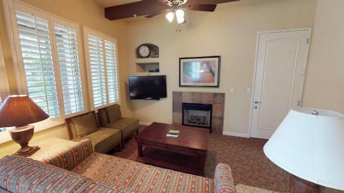 2 Bedroom Villa In La Quinta, Ca (#lv211)