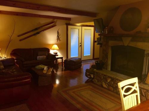Pinecone Cabin