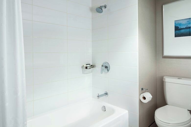 Sheraton Vancouver Guildford Hotel