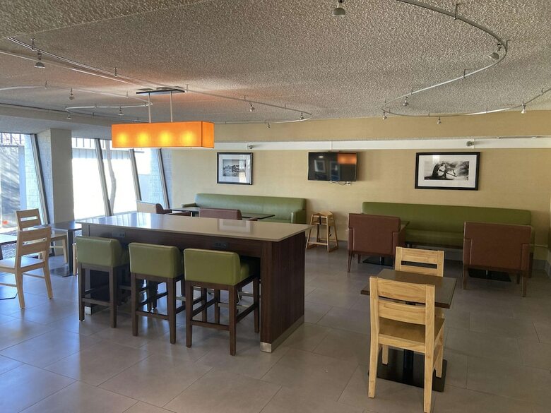 Lincoln Heights Hotel � Lincoln Airport