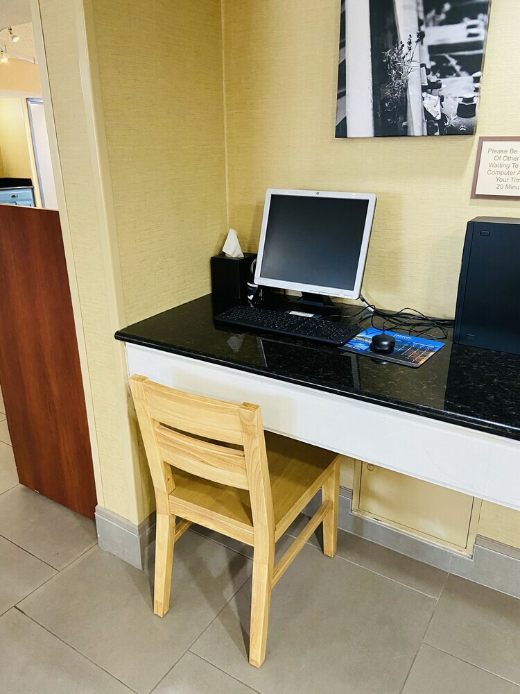 Lincoln Heights Hotel � Lincoln Airport