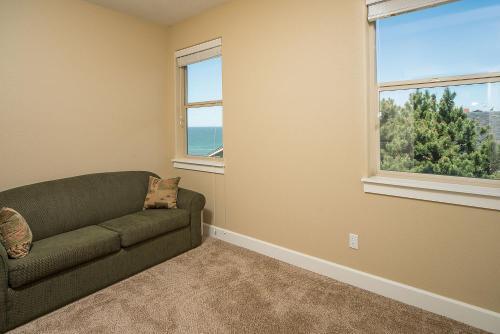 Pacific Breeze House 2157