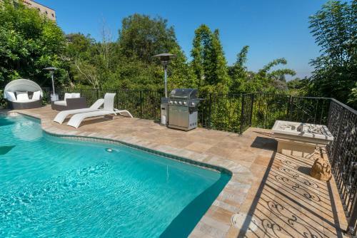 Breathtaking Spanish Villa In Hollywood Hills
