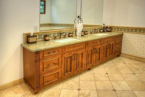 Private Spanish Villa In Central Hollywood With Pool