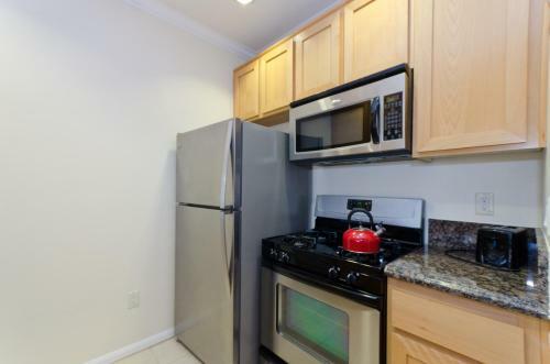 Downtown La Mediterranean Apartment