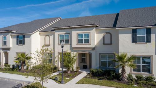 Gorgeous 3 Bd Home W/ Pool And Surf Park @ Solara Resort