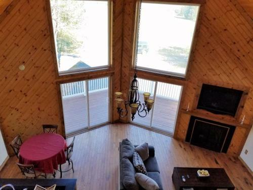 The Shuck - Christophers Riverside Cabin 1
