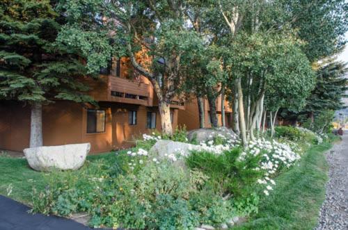 Apartamento Snowflower #44 - Two Bedroom Loft Condo