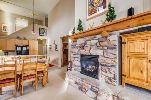 Mammoth Green Condos