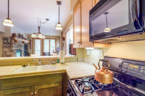 Mammoth Green Condos