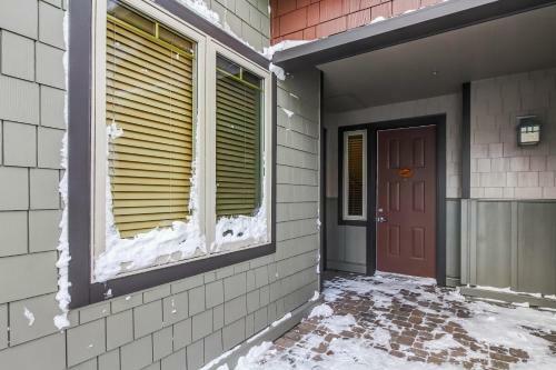 Mammoth Green Condos