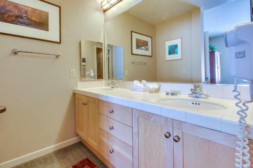 Mammoth Green Condos