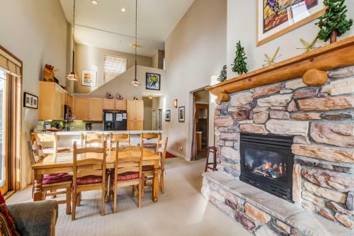 Mammoth Green Condos