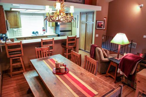 Apartamento Forest Creek #28 Condo