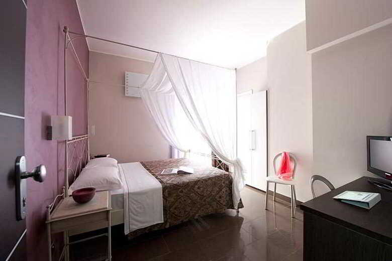 Hotel Five