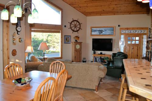 Chinook House ~ Mca 1219