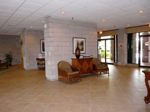 South Seas Tower 4-704