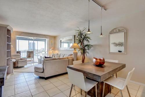 Eagle Cay Building 5-602