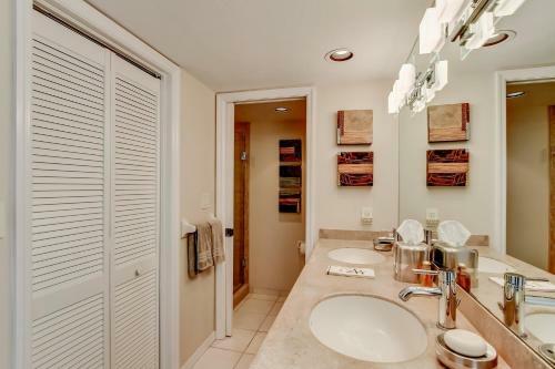 Eagle Cay Building 5-602