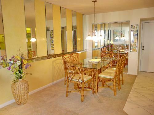 South Seas Tower 4-1708